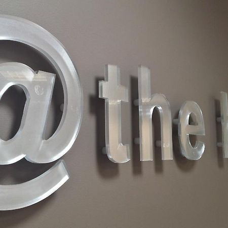 الشقق الفندقية بالميرستون نورثفي  @ The Hub West المظهر الخارجي الصورة